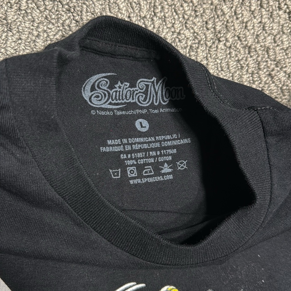 NWOT Sailor Moon T-Shirt - Picture 3 of 4